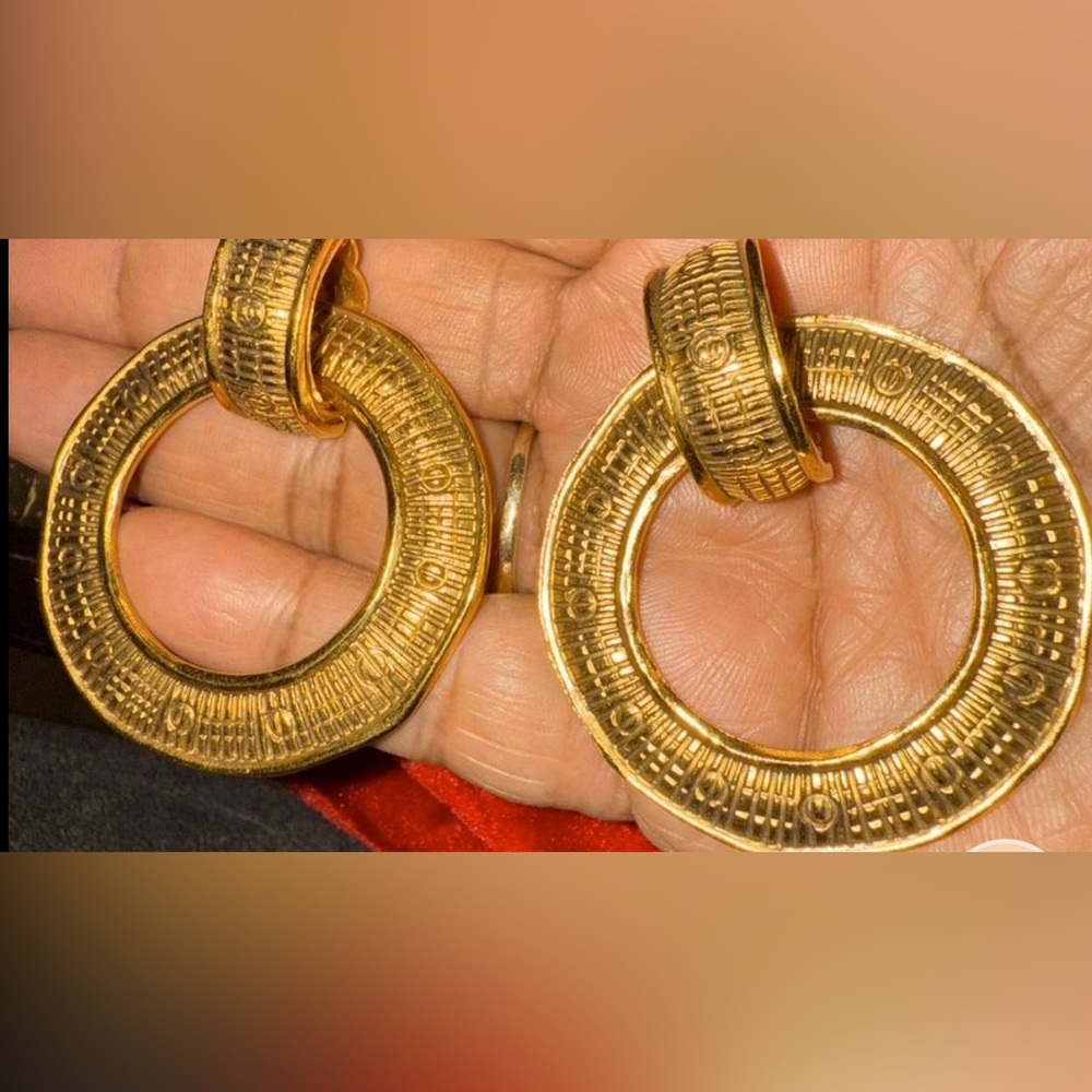 CHANEL Vintage Filigree Large Hoop 2 way Dangle Clip-On Earrings-24k Gold Plated